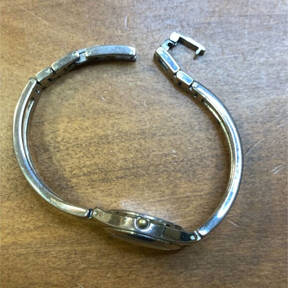 Disney Mickey Mouse Silver Tone Holographic Bracelet Watch From 1990s - Works - Picture 8 of 8